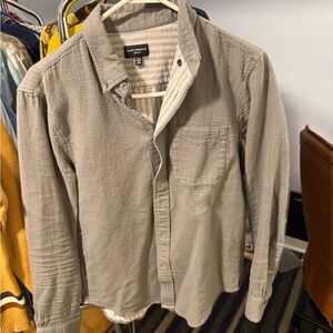 Men’s Gray Button-Up Shirt